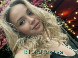 Blondiekiss