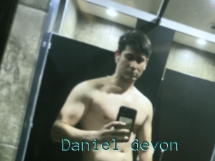 Daniel_devon