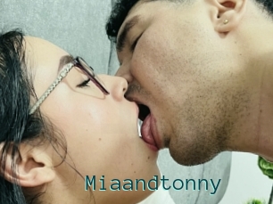 Miaandtonny