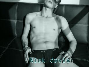 Nick_davis