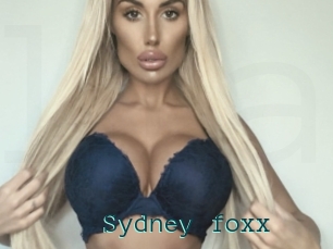 Sydney_foxx